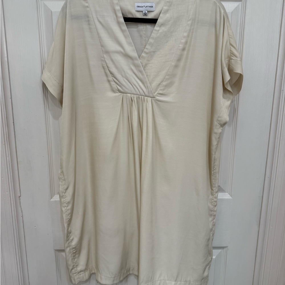 Gibson Latimet Cream Short Sleeve Pleated Dress